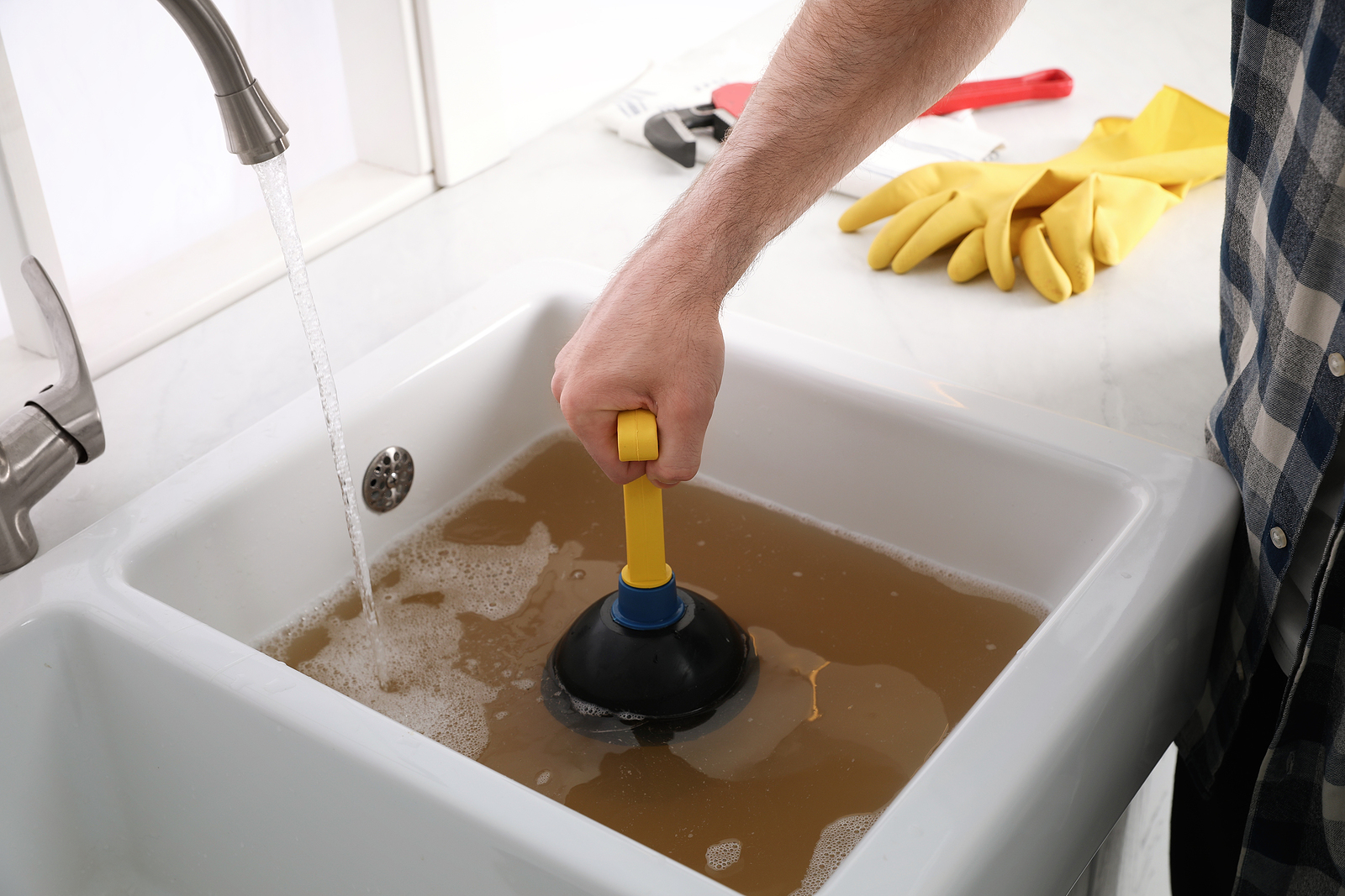 How to Unclog your Bathtub Drain in 5 minutes 